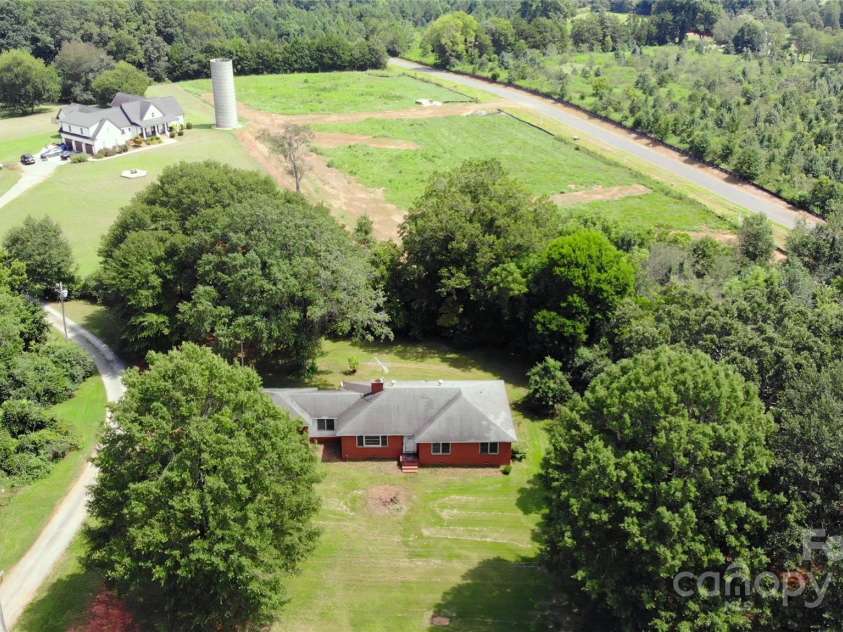 14532 Beatties Ford Road, Huntersville, NC 28078.  MLS# CAR4292699, YatesRealty ID 34013. 