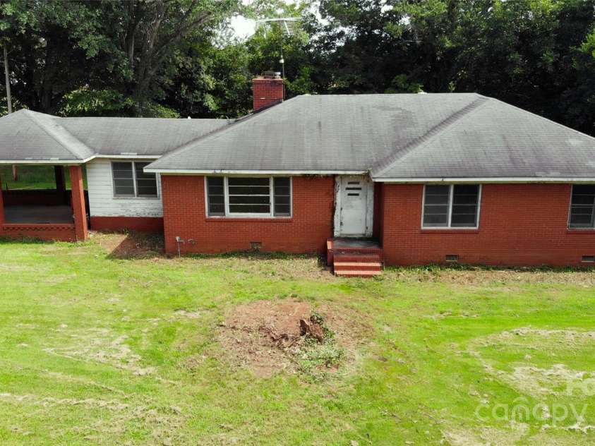 14532 Beatties Ford Road, Huntersville, NC 28078.  MLS# CAR4292699, YatesRealty ID 34013. 