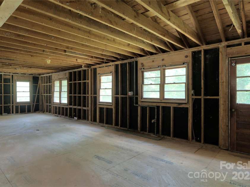 14532 Beatties Ford Road, Huntersville, NC 28078.  MLS# CAR4292699, YatesRealty ID 34013. 