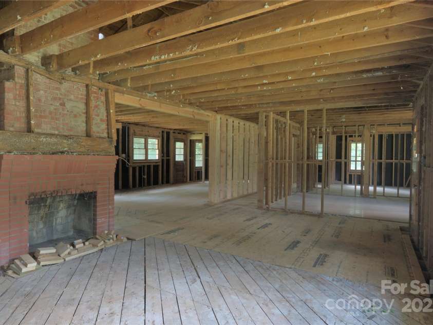 14532 Beatties Ford Road, Huntersville, NC 28078.  MLS# CAR4292699, YatesRealty ID 34013. 