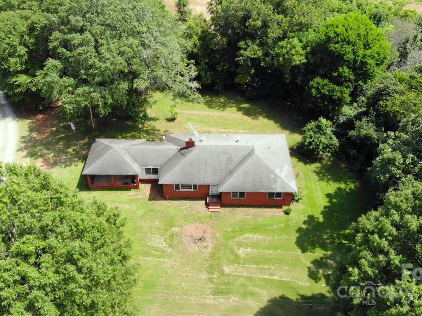 14532 Beatties Ford Road, Huntersville, NC 28078.  MLS# CAR4292699, YatesRealty ID 34013. 