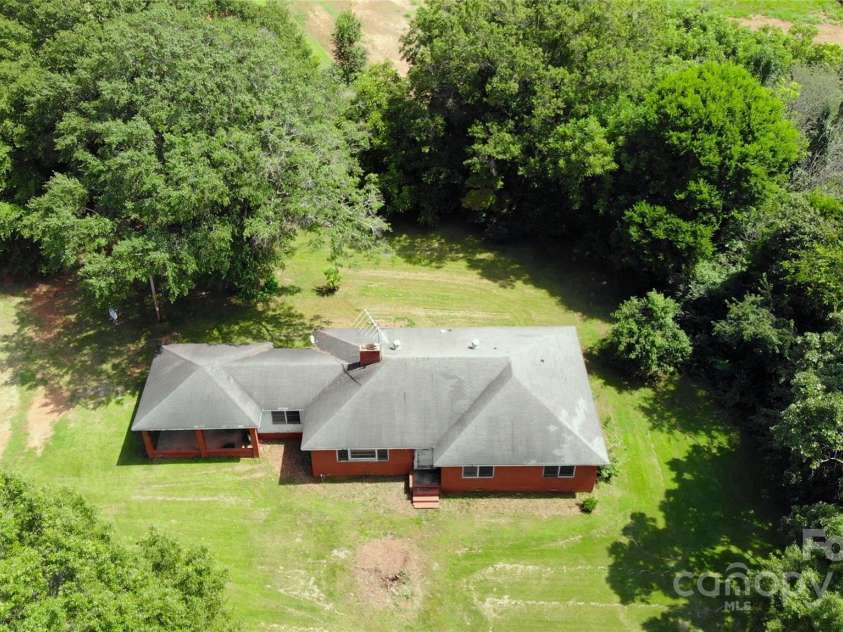 14532 Beatties Ford Road, Huntersville, NC 28078.  MLS# CAR4292699, YatesRealty ID 34013. 