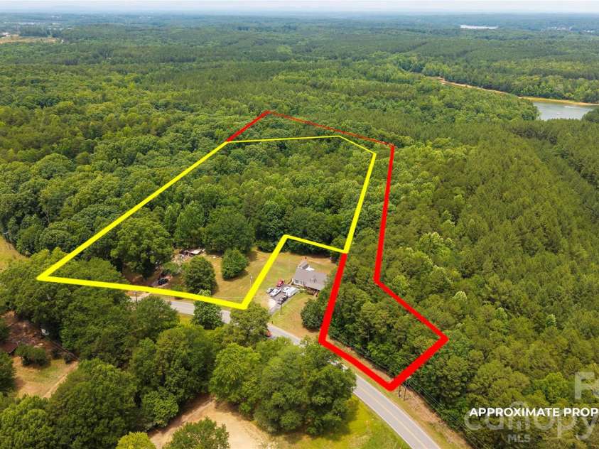 8628 Island Point Road, Sherrills Ford, NC 28673.  MLS# CAR4395855, YatesRealty ID 34013. 