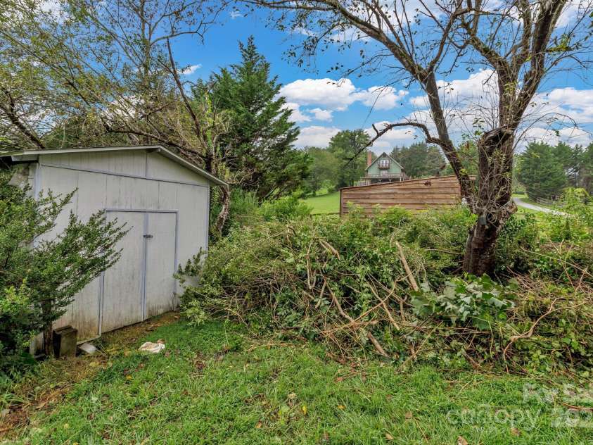 79 Gloria Orchard Lane, Hendersonville, NC 28792.  MLS# CAR4285410, YatesRealty ID 34014. Storage unit