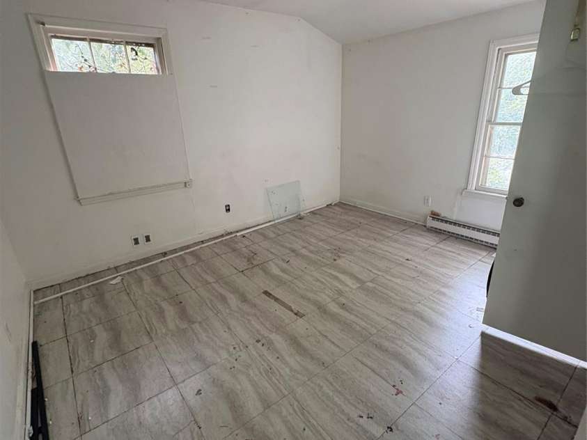 5427 Kildare Drive, Charlotte, NC 28215.  MLS# CAR4390669, YatesRealty ID 34015. 