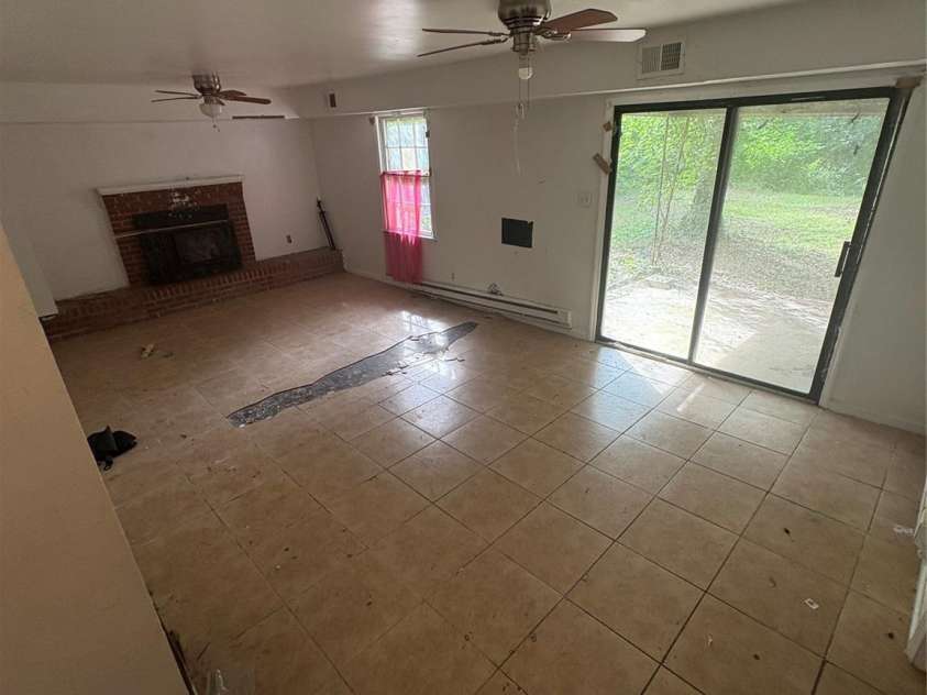 5427 Kildare Drive, Charlotte, NC 28215.  MLS# CAR4390669, YatesRealty ID 34015. 