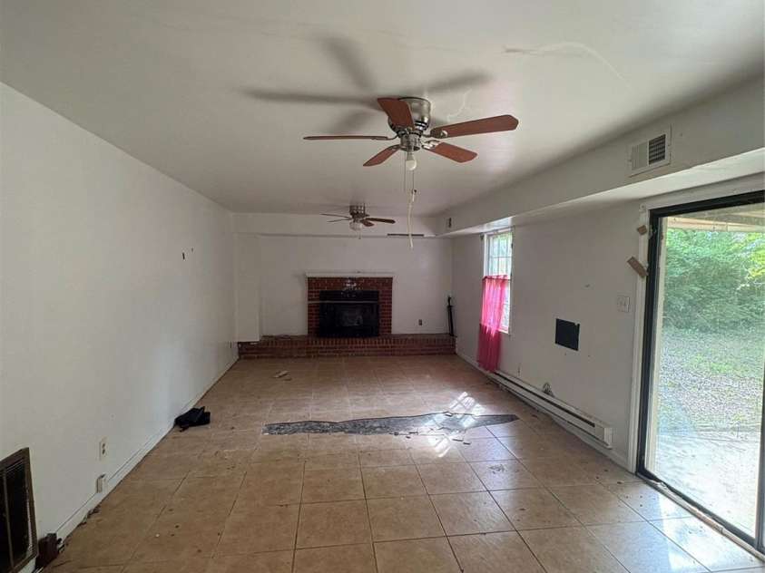 5427 Kildare Drive, Charlotte, NC 28215.  MLS# CAR4390669, YatesRealty ID 34015. 