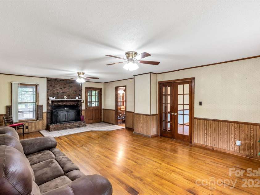 2163 Golf Course Road, Lancaster, SC 29720.  MLS# CAR4290177, YatesRealty ID 34016. 