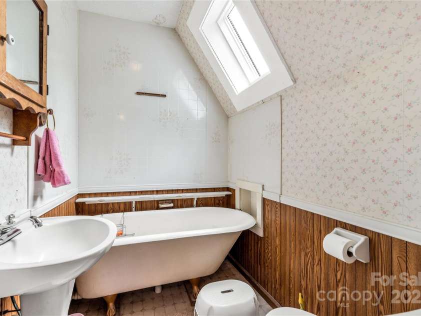 2163 Golf Course Road, Lancaster, SC 29720.  MLS# CAR4290177, YatesRealty ID 34016. 