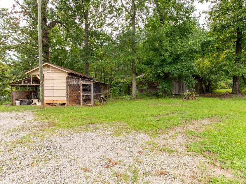 2163 Golf Course Road, Lancaster, SC 29720.  MLS# CAR4290177, YatesRealty ID 34016. 