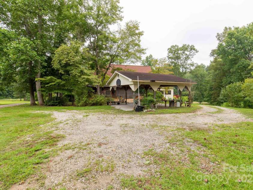 2163 Golf Course Road, Lancaster, SC 29720.  MLS# CAR4290177, YatesRealty ID 34016. 