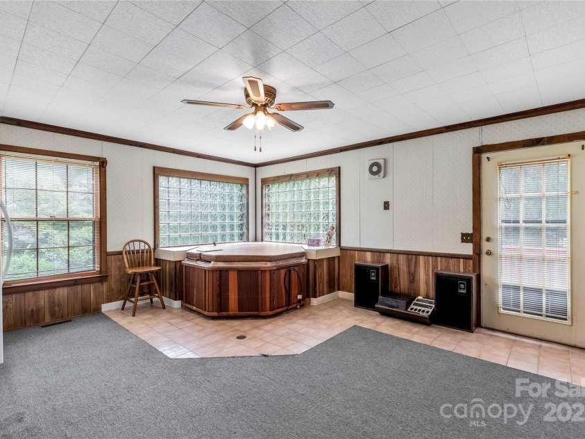 2163 Golf Course Road, Lancaster, SC 29720.  MLS# CAR4290177, YatesRealty ID 34016. Spa room off primary bedroom