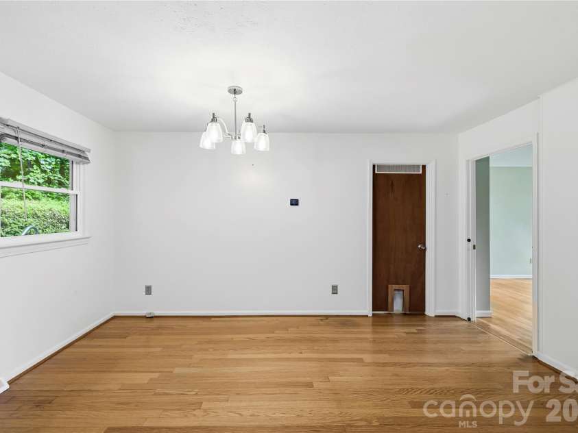 421 Comet Drive, Hendersonville, NC 28791.  MLS# CAR4390934, YatesRealty ID 34016. Dining Area