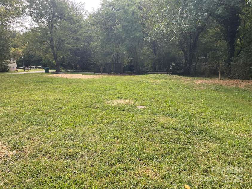 210 River Drive, Gaffney, SC 29340.  MLS# CAR4290099, YatesRealty ID 34017. 