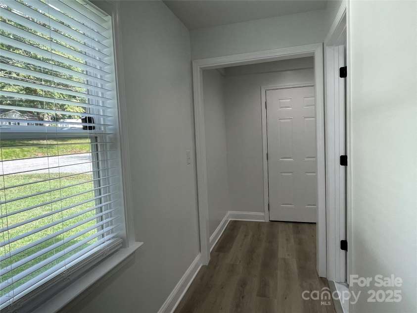 210 River Drive, Gaffney, SC 29340.  MLS# CAR4290099, YatesRealty ID 34017. 