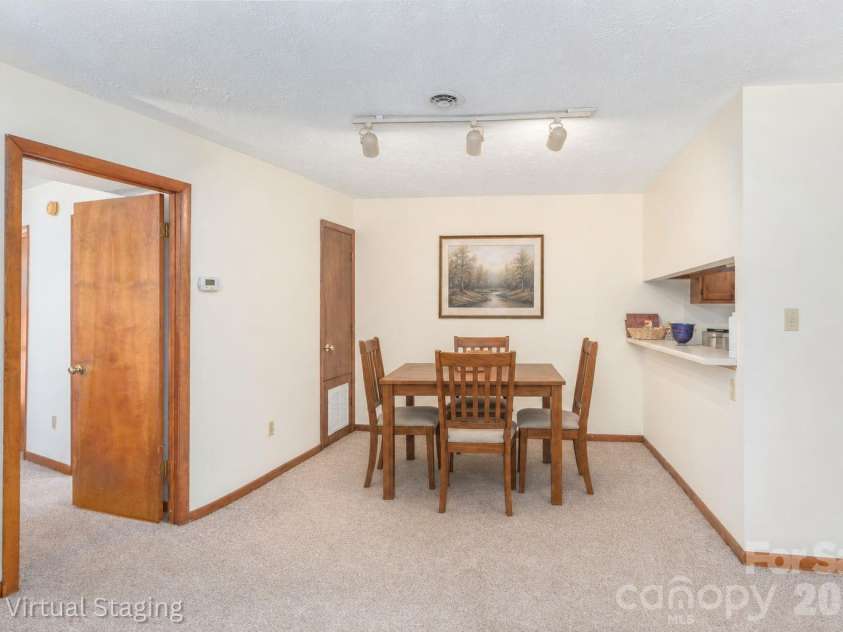 33 Ravencroft Lane, Asheville, NC 28803.  MLS# CAR4395761, YatesRealty ID 34017. Dining Area: Virtual Staging
