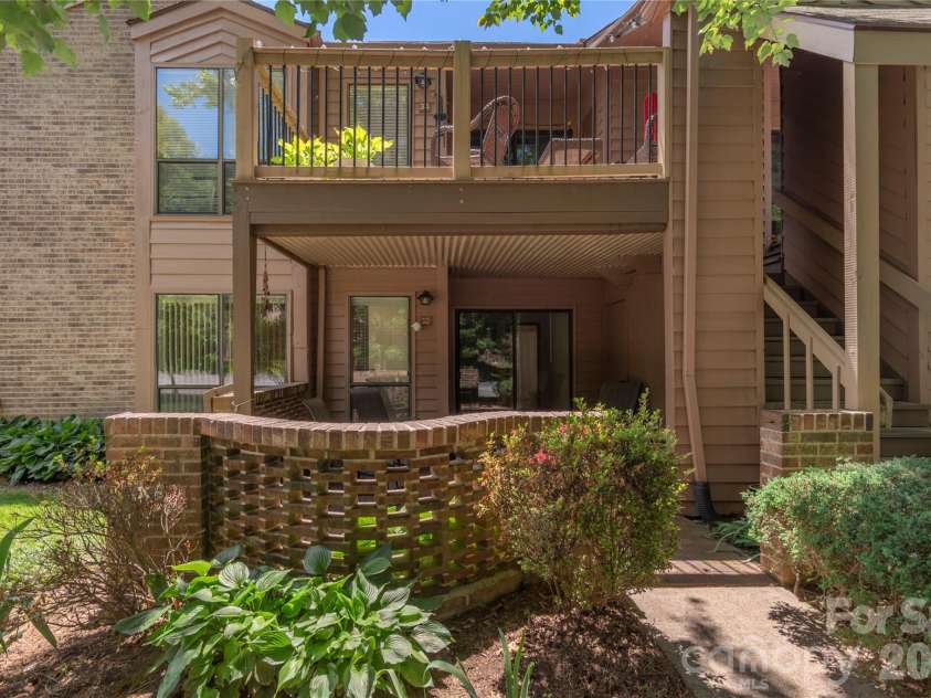 33 Ravencroft Lane, Asheville, NC 28803.  MLS# CAR4395761, YatesRealty ID 34017. Front View - Lower level