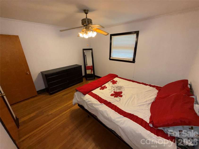 3930 Fircrest Drive, Charlotte, NC 28217.  MLS# CAR4397483, YatesRealty ID 34018. 