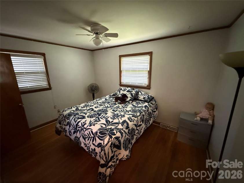 3930 Fircrest Drive, Charlotte, NC 28217.  MLS# CAR4397483, YatesRealty ID 34018. 