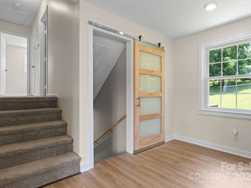 204 Shannonbrook Drive, Newton, NC 28658.  MLS# CAR4285136, YatesRealty ID 34019. 