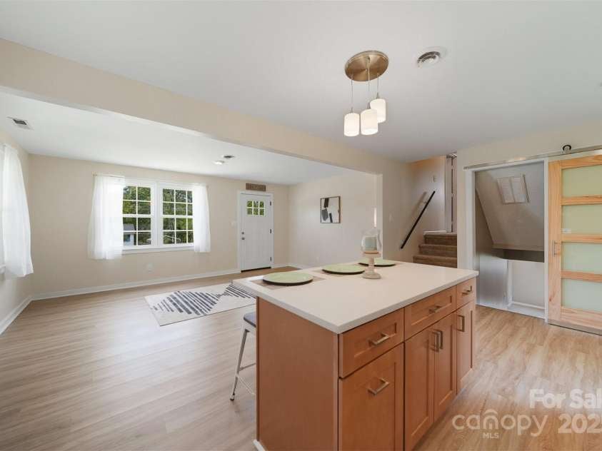 204 Shannonbrook Drive, Newton, NC 28658.  MLS# CAR4321147, YatesRealty ID 34019. 