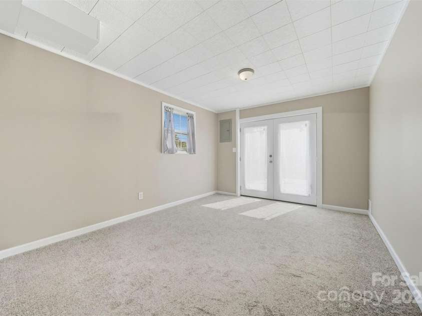 204 Shannonbrook Drive, Newton, NC 28658.  MLS# CAR4321147, YatesRealty ID 34019. 