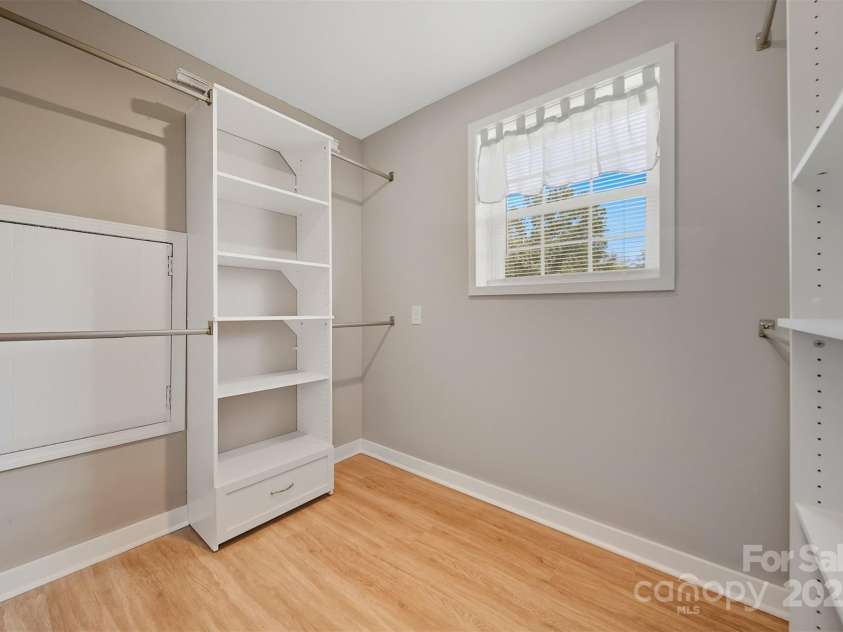 204 Shannonbrook Drive, Newton, NC 28658.  MLS# CAR4321147, YatesRealty ID 34019. 