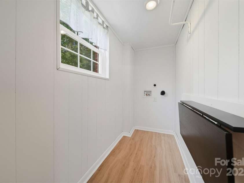 204 Shannonbrook Drive, Newton, NC 28658.  MLS# CAR4321147, YatesRealty ID 34019. 