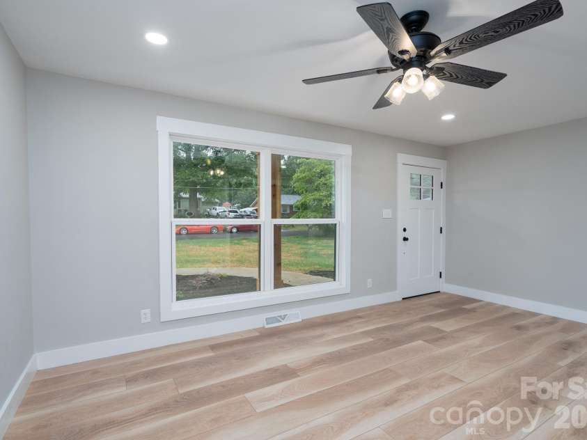 719 Forest Street, Concord, NC 28025.  MLS# CAR4398368, YatesRealty ID 34020. 