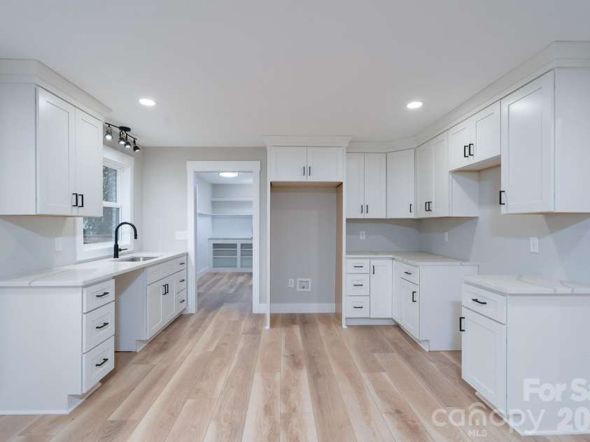 719 Forest Street, Concord, NC 28025.  MLS# CAR4398368, YatesRealty ID 34020. 