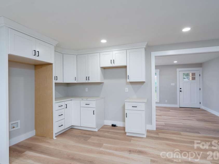 719 Forest Street, Concord, NC 28025.  MLS# CAR4398368, YatesRealty ID 34020. 
