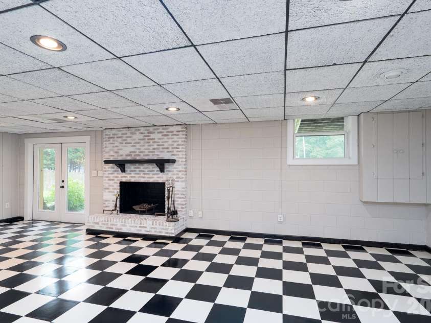 719 Forest Street, Concord, NC 28025.  MLS# CAR4398368, YatesRealty ID 34020. 
