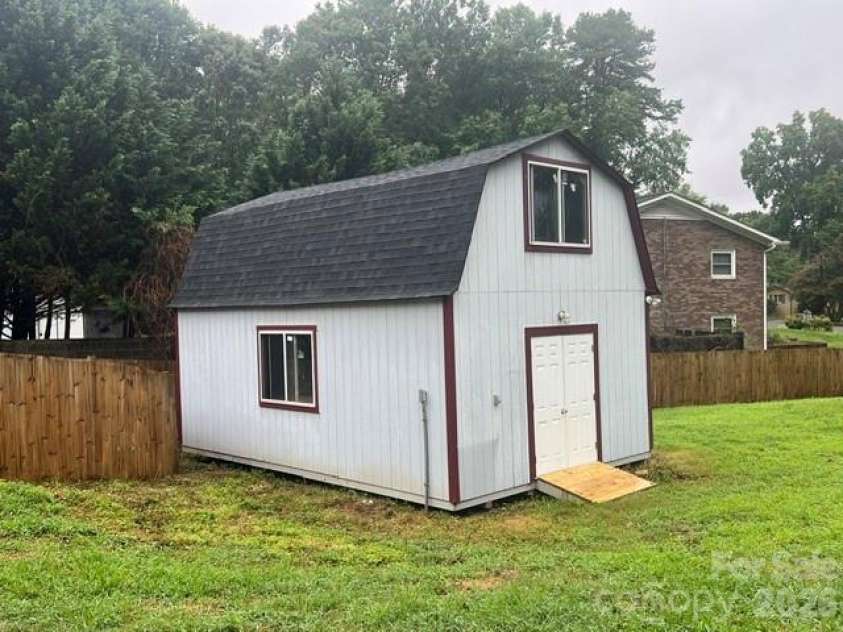 719 Forest Street, Concord, NC 28025.  MLS# CAR4398368, YatesRealty ID 34020. 
