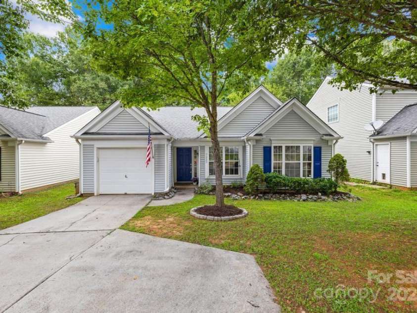 7229 Wingstone Lane, Charlotte, NC 28262.  MLS# CAR4292569, YatesRealty ID 34020. 