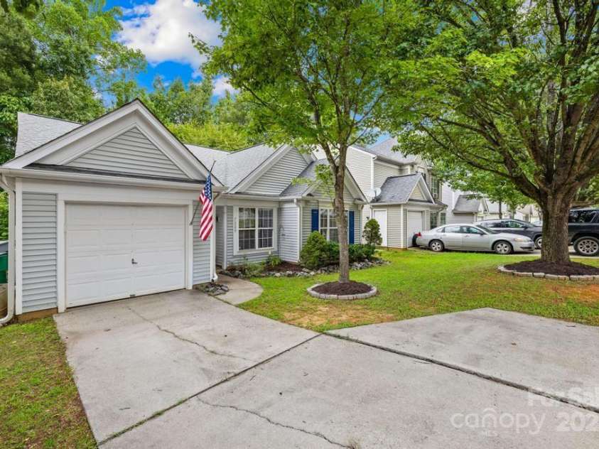 7229 Wingstone Lane, Charlotte, NC 28262.  MLS# CAR4292569, YatesRealty ID 34020. 