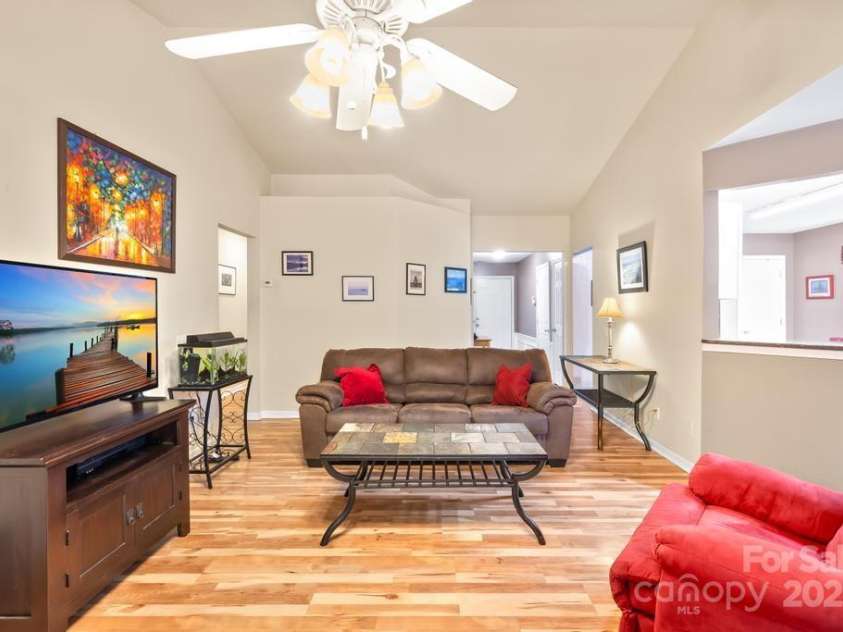 7229 Wingstone Lane, Charlotte, NC 28262.  MLS# CAR4292569, YatesRealty ID 34020. 