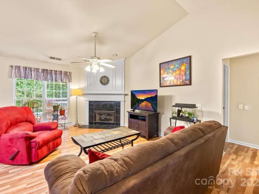 7229 Wingstone Lane, Charlotte, NC 28262.  MLS# CAR4292569, YatesRealty ID 34020. 