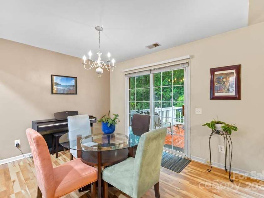 7229 Wingstone Lane, Charlotte, NC 28262.  MLS# CAR4292569, YatesRealty ID 34020. 