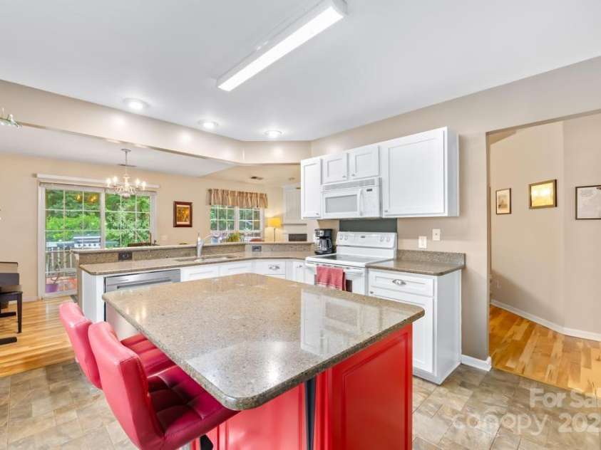 7229 Wingstone Lane, Charlotte, NC 28262.  MLS# CAR4292569, YatesRealty ID 34020. 