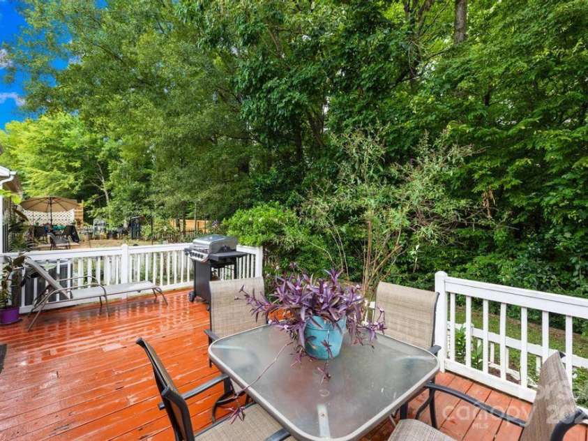 7229 Wingstone Lane, Charlotte, NC 28262.  MLS# CAR4292569, YatesRealty ID 34020. 