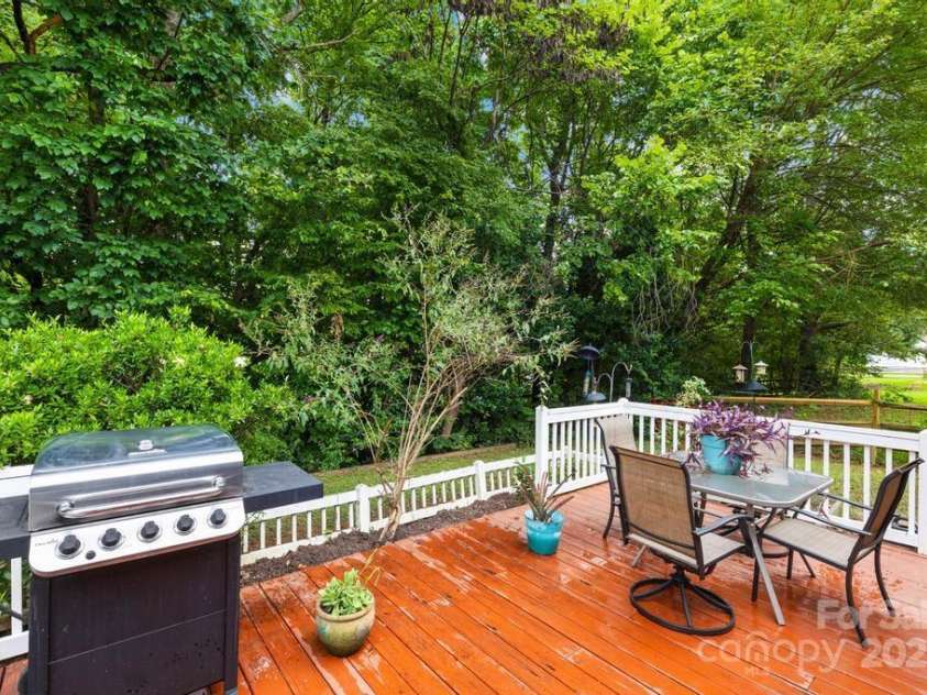 7229 Wingstone Lane, Charlotte, NC 28262.  MLS# CAR4292569, YatesRealty ID 34020. 