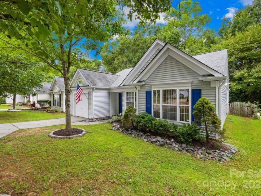7229 Wingstone Lane, Charlotte, NC 28262.  MLS# CAR4292569, YatesRealty ID 34020. 