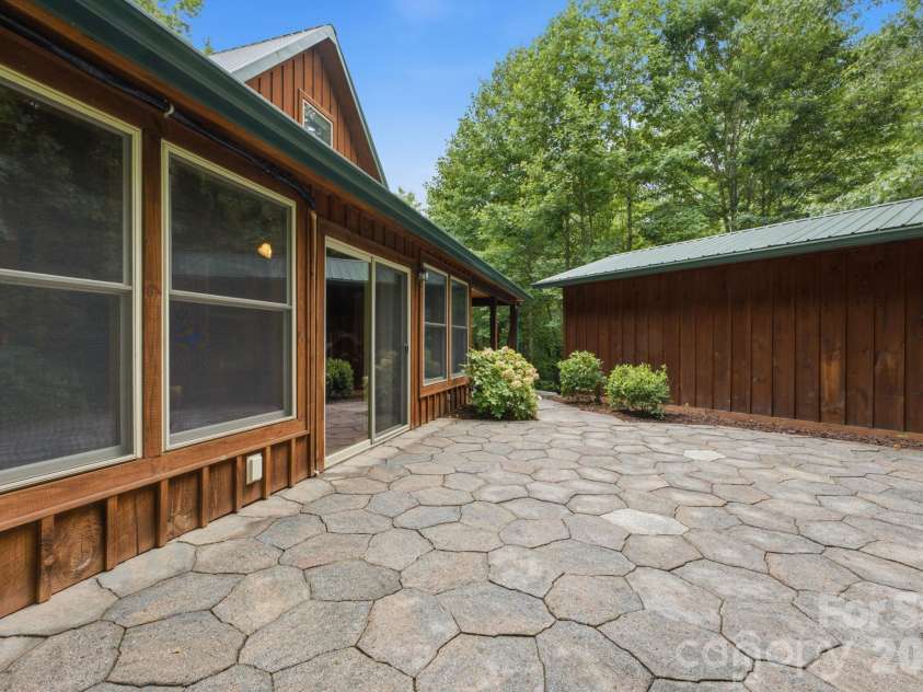 1026 High Top Mountain Road, Whittier, NC 28789.  MLS# CAR4395449, YatesRealty ID 34024. 
