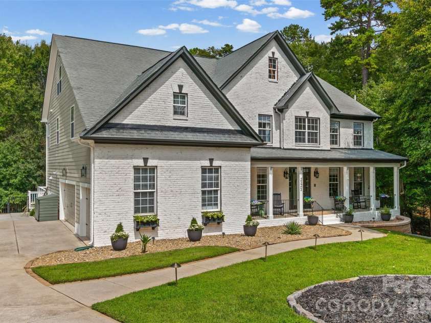 121 Isle Run Drive, Mooresville, NC 28117.  MLS# CAR4397728, YatesRealty ID 34025. 3 Car garage