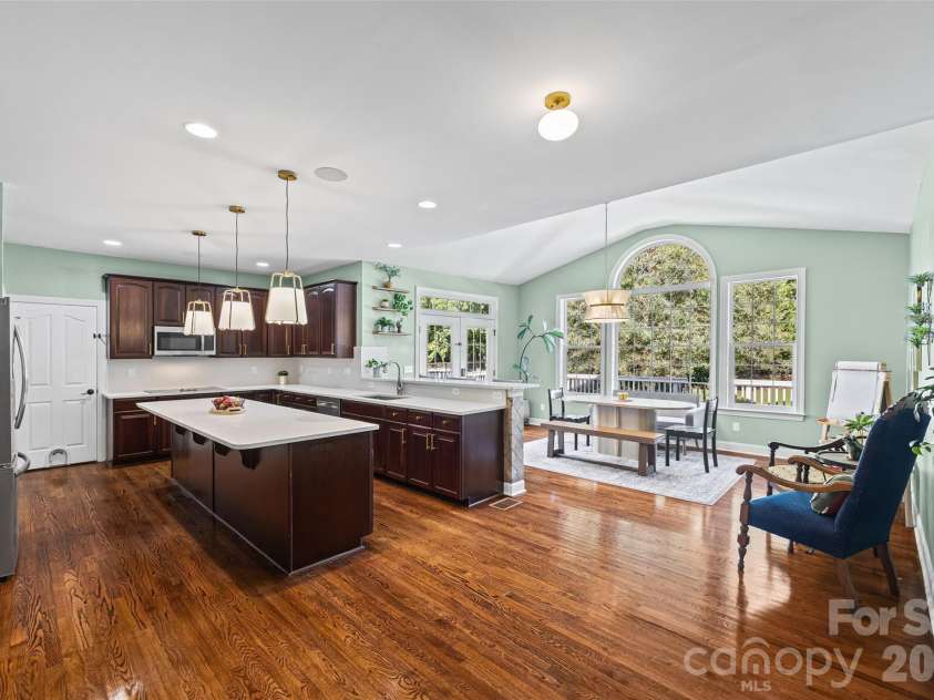 121 Isle Run Drive, Mooresville, NC 28117.  MLS# CAR4397728, YatesRealty ID 34025. 