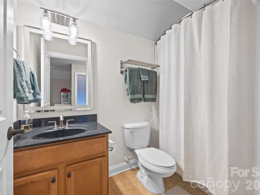 121 Isle Run Drive, Mooresville, NC 28117.  MLS# CAR4397728, YatesRealty ID 34025. Full Bath 3rd Floor