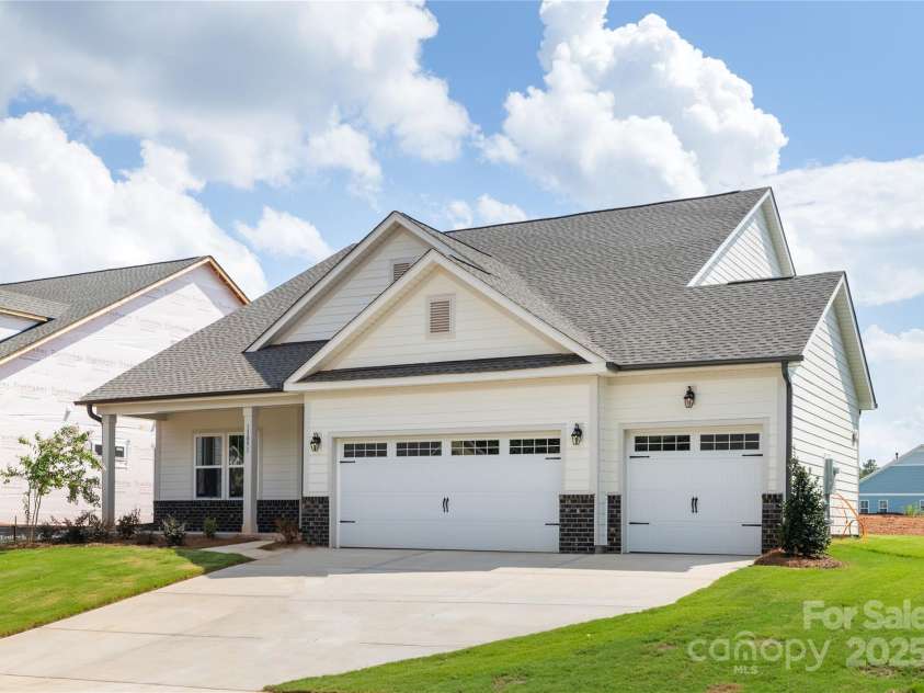 13091 Arnold Palmer Circle, Lancaster, SC 29720.  MLS# CAR4288305, YatesRealty ID 34025. 