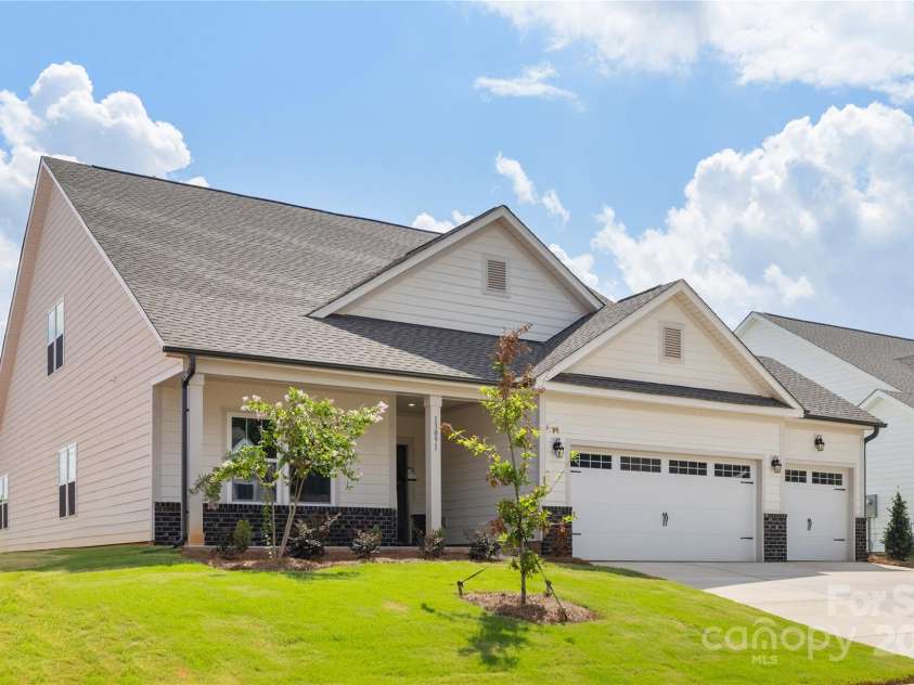 13091 Arnold Palmer Circle, Lancaster, SC 29720.  MLS# CAR4288305, YatesRealty ID 34025. 