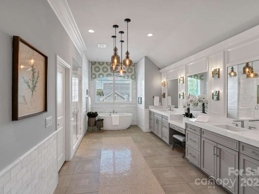 1041 Chippenham Avenue, Lancaster, SC 29720.  MLS# CAR4293694, YatesRealty ID 34026. 