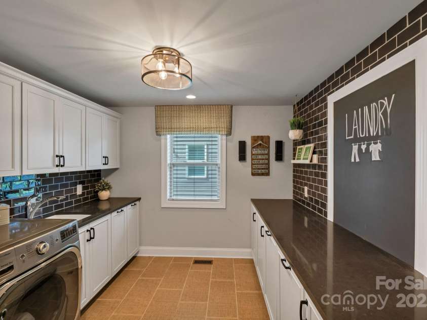 1041 Chippenham Avenue, Lancaster, SC 29720.  MLS# CAR4293694, YatesRealty ID 34026. 